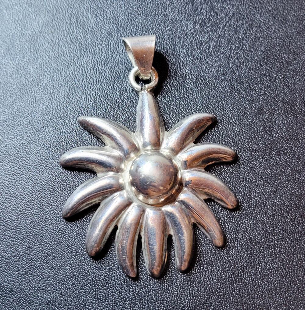 Vintage Taxco Mexico 925 Sterling Silver Sunburst Pendant Signed TC 121
